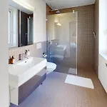 Spacious Apartment With Mountain View Appartamento Lenz