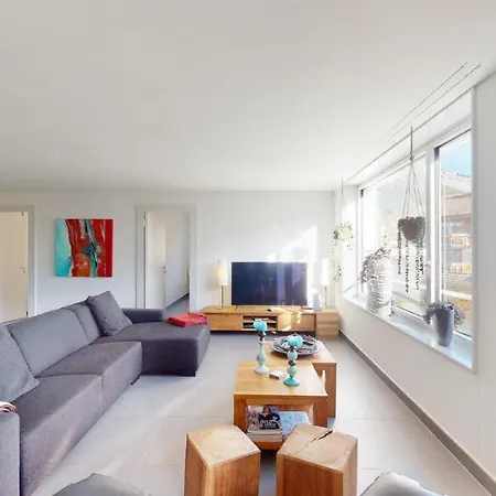 Spacious Apartment With Mountain View * Lenz