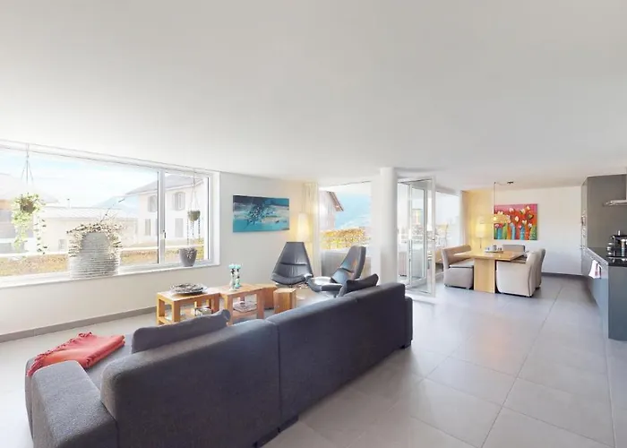 Spacious Apartment With Mountain View * Lenz