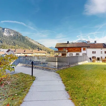 Spacious With Mountain View Lenz